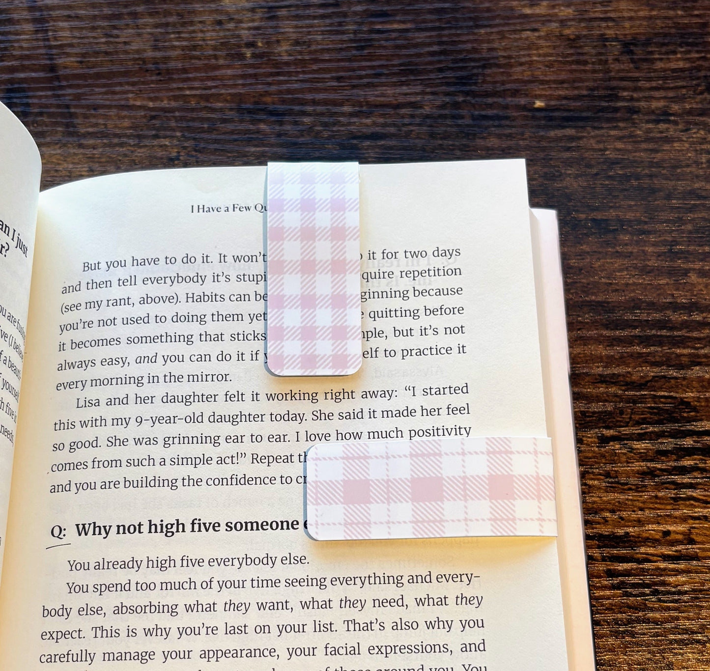 Pink Plaid Magnetic Bookmarks